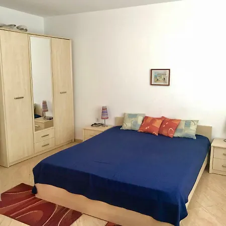 Апартамент Sun Village Beach